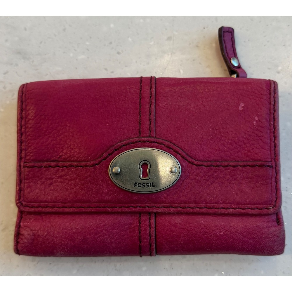 Fossil Magenta Pink Pebbled Leather Trifold Wallet Keyhole Logo Zip Pocket